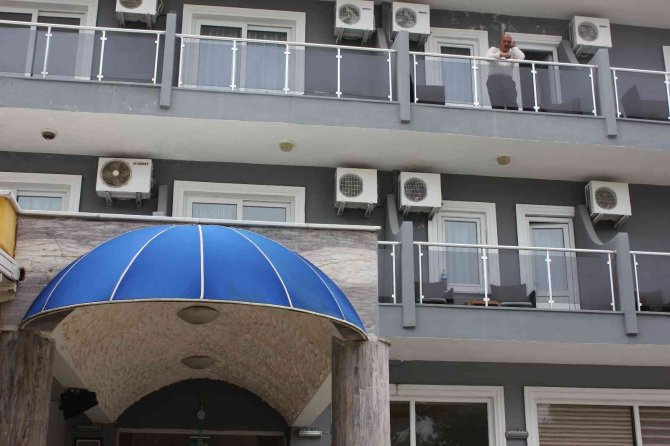 Evsiz Vatandaşlara Marmaris Kaymakamlığı Sahip Çıktı