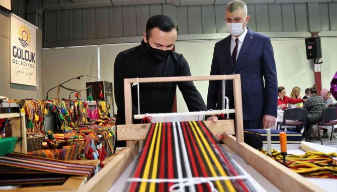 Türk El Sanatları Kursunu Tamamlayan Kursiyerlere Sertifikaları Verildi