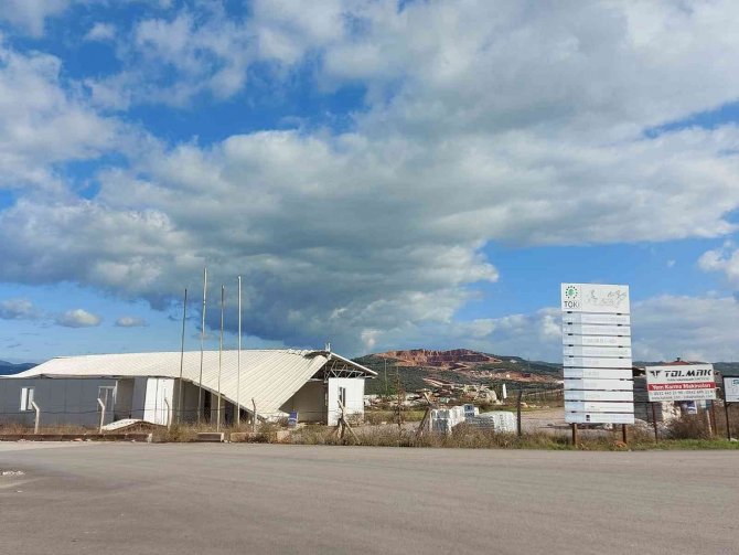 Akdoğan: “Tak, Sanayi Sitesi İle İlgili Esnafa Ve Kamuoyuna Hesap Vermelidir”