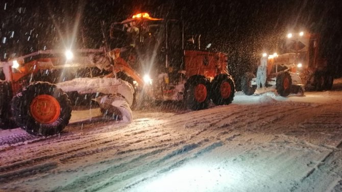 Antalya-konya Karayolu Tırların Geçişine Kapatıldı