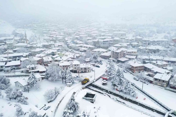 Isparta’da Karla Mücadele Sürüyor