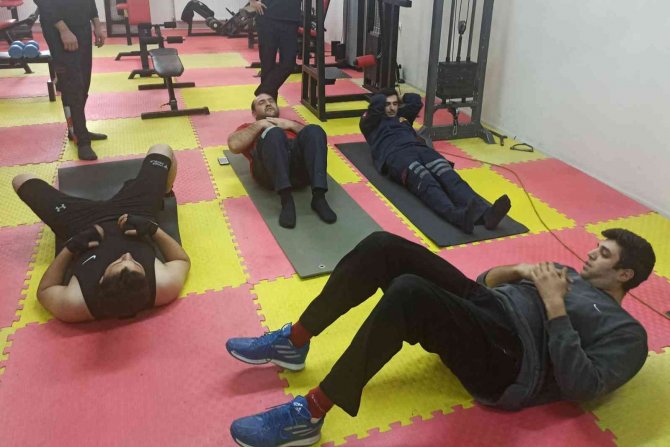 İ̇tfaiye Personeli Spor Ve Eğitimlerle Formda Kalıyor