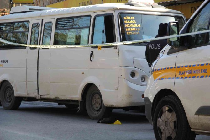 Minibüs İçerisindeki Kavga Kanlı Bitti: 1 Ölü