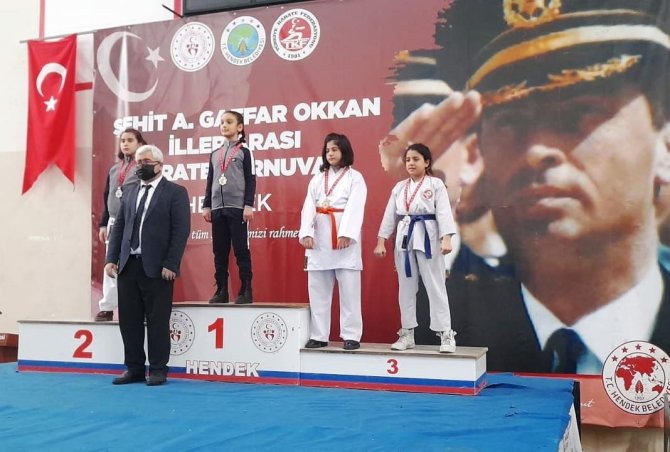 Kartepeli Sporcular Karate Turnuvasından Derece İle Döndü