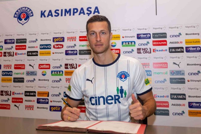 Kasımpaşa, Uros Spajic’i Renklerine Bağladı