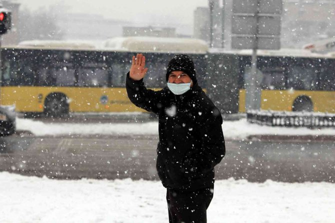 Kayseri’ye Lapa Lapa Kar Yağdı