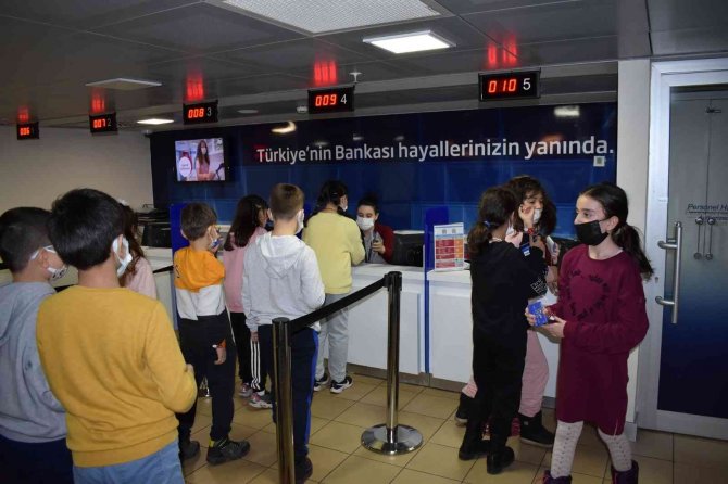 Kidzania İ̇stanbul İle İ̇ş Bankası’ndan İş Birliği