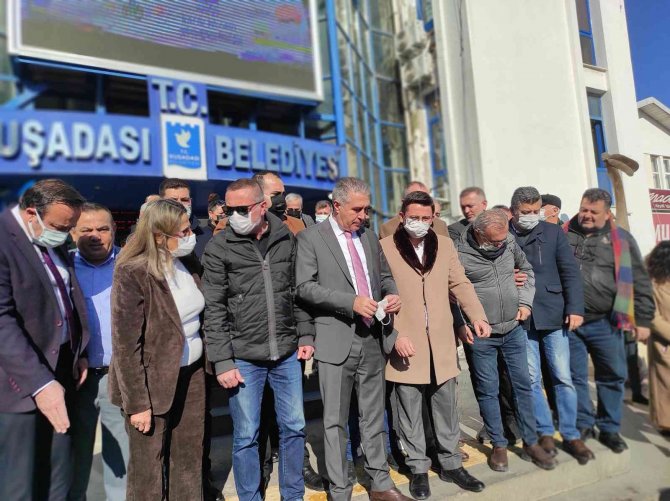 Kuşadası Belediye Başkan Yardımcısına Silahlı Saldırı