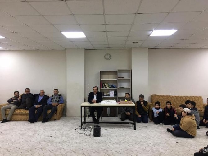 Gediz’de Hafızlığı Tamamlayan Öğrenciye Belgesi Verildi