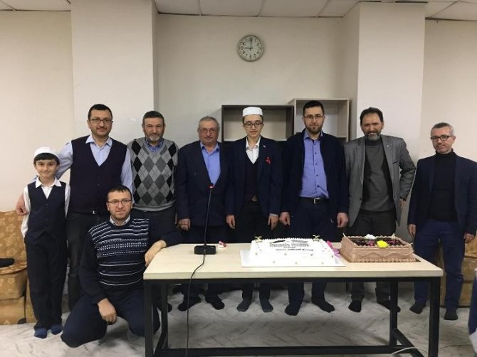 Gediz’de Hafızlığı Tamamlayan Öğrenciye Belgesi Verildi