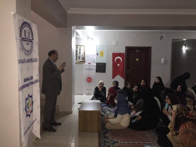 Lise Öğrencileri Kampta Bir Araya Geldi