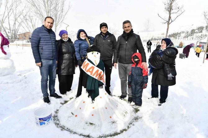 En Güzel Kardan Adam Mamak’ta Seçildi