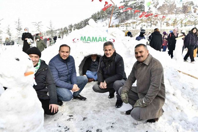 En Güzel Kardan Adam Mamak’ta Seçildi