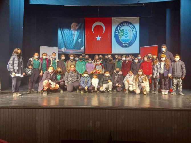 Salihli’de Sporculara Beslenme Anlatıldı