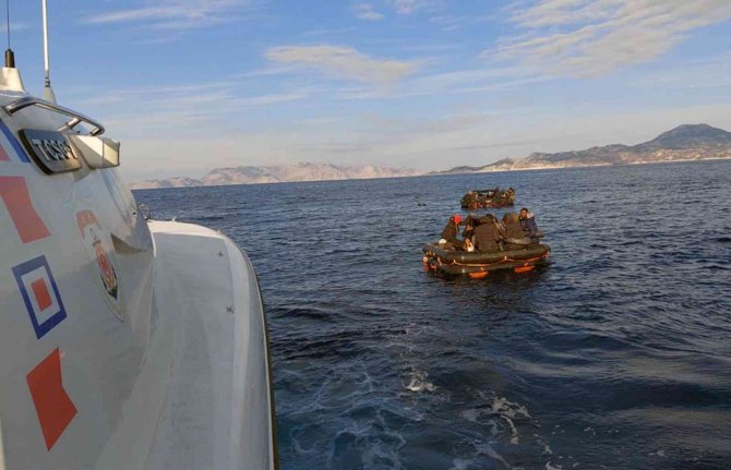 Yunanistan Göçmenleri Ölüme Terk Etmeye Devam Ediyor