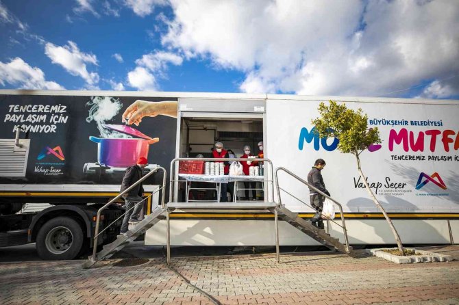 Mobil Mutfak Tırı Anamur’da