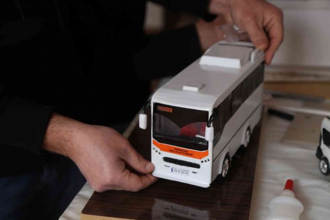 Pandemi Sürecinde Özledikleri Dolmuşlarının Maketini Yaptılar