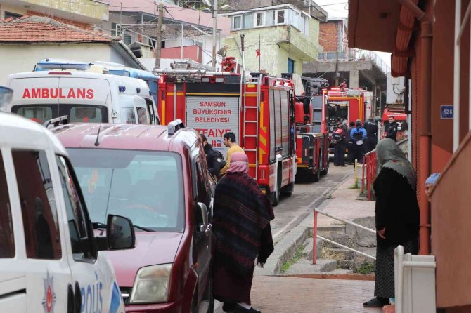 Boş Evde Çıkan Yangında 1 Kişi Dumandan Etkilendi