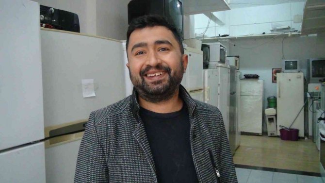 Böyle Yüzsüz Hırsız Görülmedi, Nakliyeci Kiralayıp Komşuya Hamallık Yaptırdı