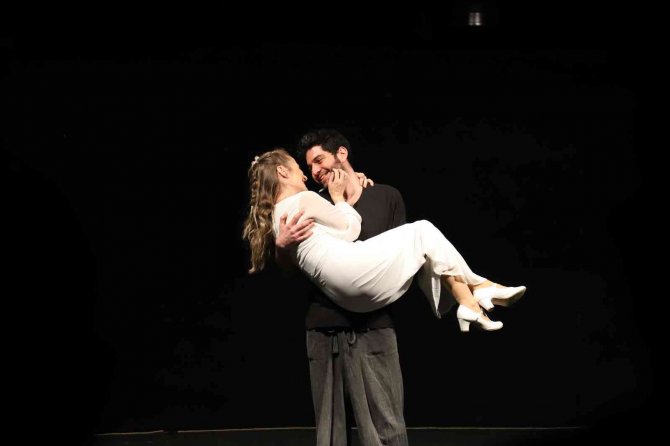 Shakespeare’in Unutulmaz Eseri ‘Othello’ Kartal’da Sahnelendi