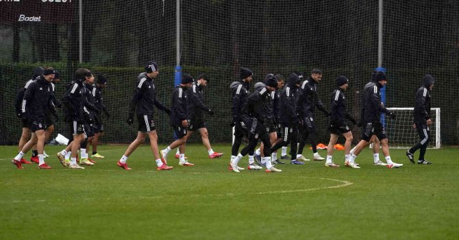 Beşiktaş’ta Ghezzal Kamptan Ayrıldı