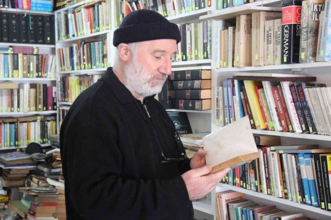 84 Yıllık Kitabın Arasından Çıkan 64 Yıllık İmzalı İthaf