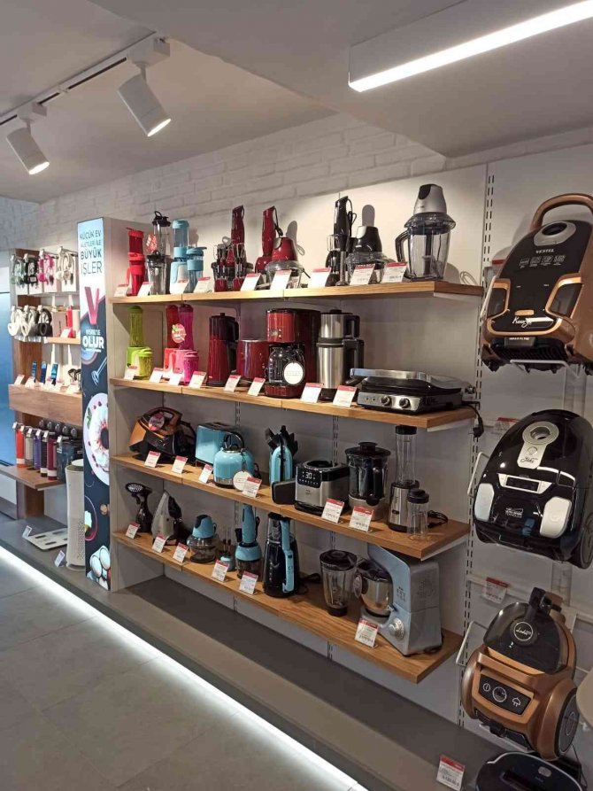 İ̇zmir’in Yeni Vestel Ekspres’i Çankaya Konak’ta Açıldı