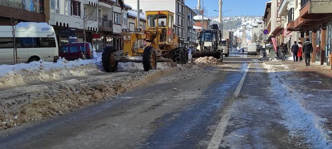 Çekerek’te Karlar Baraja Taşınıyor