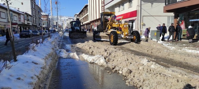 Çekerek’te Karlar Baraja Taşınıyor