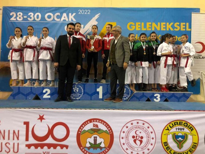 Karate Sporcuları Adana’dan Dereceler İle Döndü