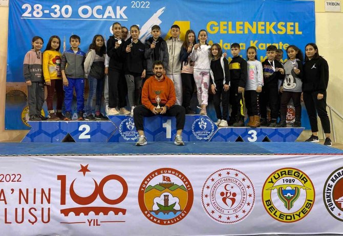 Karate Sporcuları Adana’dan Dereceler İle Döndü