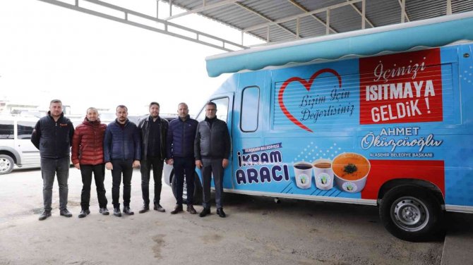 Alaşehir Belediyesinin Eskiyen Minibüsü İkram Aracına Dönüştü