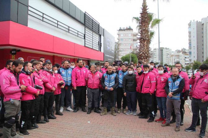 Antalya’da Yemek Sepeti Banabi Motokuryeleri Grevde