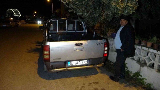 Park Halindeki Araçların Lastiklerini Patlatıp Kaportalarını Çizdi