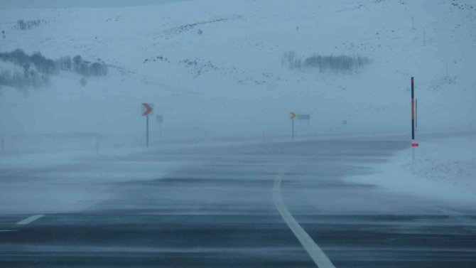 Ardahan’da Tipi Ulaşımı Olumsuz Etkiliyor