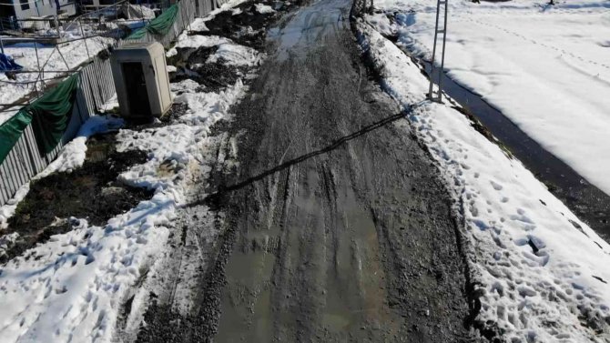 İ̇ski̇ Çalışması Sonrasında Cadde Çamur Havuzuna Dönüştü