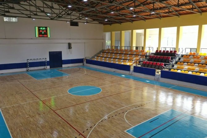 Efeler’deki Spor Ve Kültür Salonu Yenilendi
