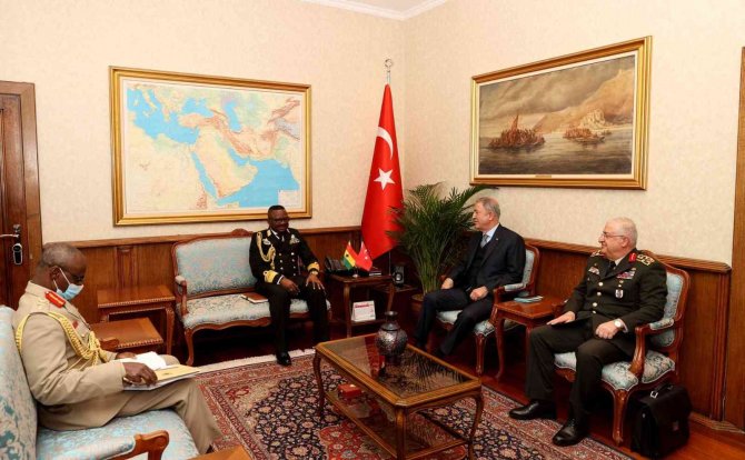 Bakan Akar, Gana Genelkurmay Başkanı Amoama’yı Kabul Etti