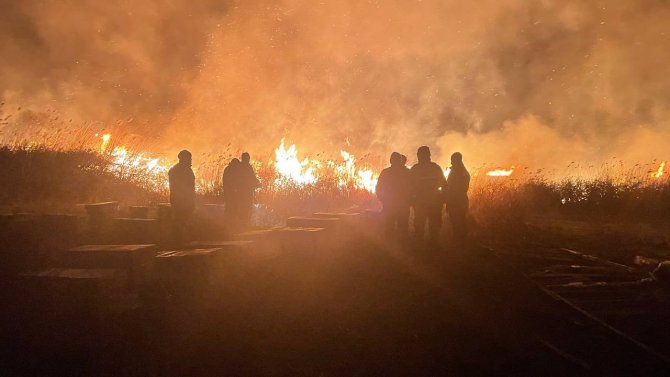 Bursa’da Otluk Alanda Çıkan Yangın Lodosun Etkisiyle Büyümeye Devam Ediyor