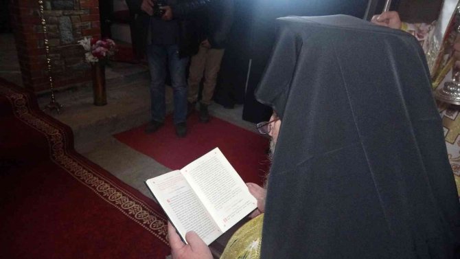 Yunanistan Dışişleri Bakan Yardımcısı Katsaniotis Gökçeada’da Aziz Trifonos Kilisesi’nde Düzenlenen Ayine Katıldı