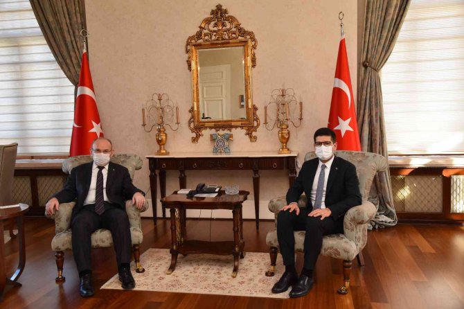 Cumhurbaşkanlığı Yatırım Ofisi Başkanı Dağlıoğlu Vali Karadeniz’i Ziyaret Etti