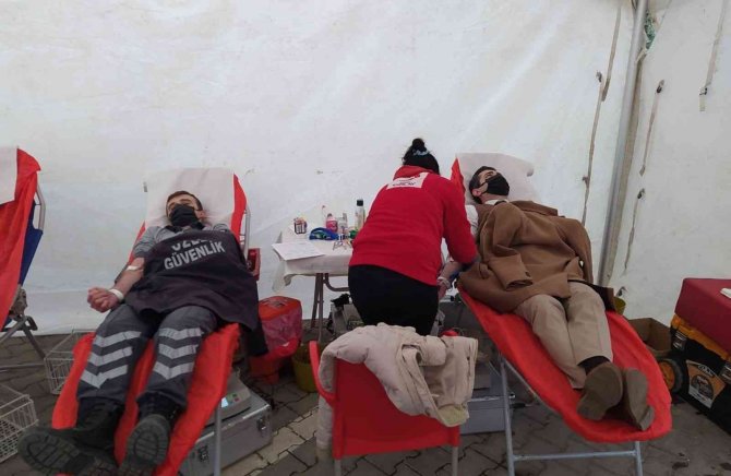 İ̇l Göç İ̇daresi Müdürlüğünden Kan Desteği