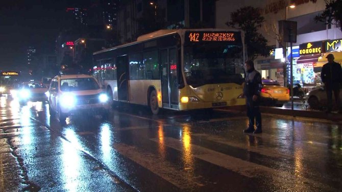 Esenyurt’ta İ̇ett Otobüsü Kamyona Arkadan Çarptı