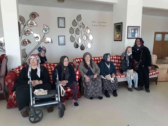 İ̇l Tarım Ve Orman Müdürlüğü Personeli Huzurevi Sakinleri İle Buluştu