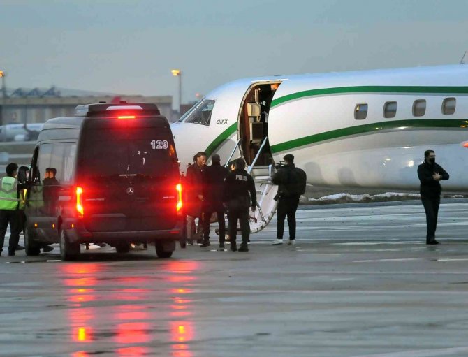 Bafetimbi Gomis İ̇stanbul’a Geldi