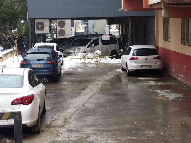 Genç Kızın Düşme Anı Kamerada