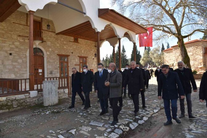 Stratonikeia, Protokolü Ağırladı