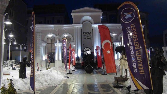 Satranç Turnuvasına Küçük İ̇lyas Damga Vurdu