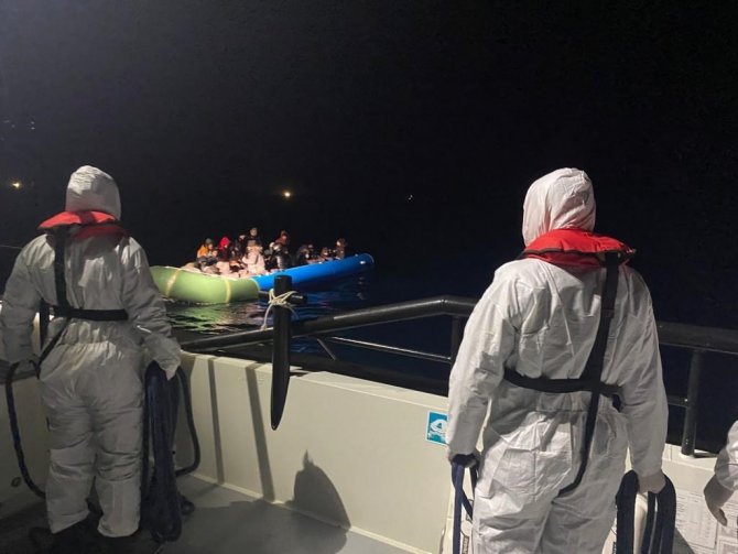 İ̇zmir Açıklarında 66 Düzensiz Göçmen Kurtarıldı