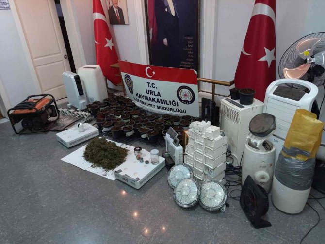 Evlerinde Uyuşturucu Ürettiği Belirlenen 3 Şüpheli Yakalandı